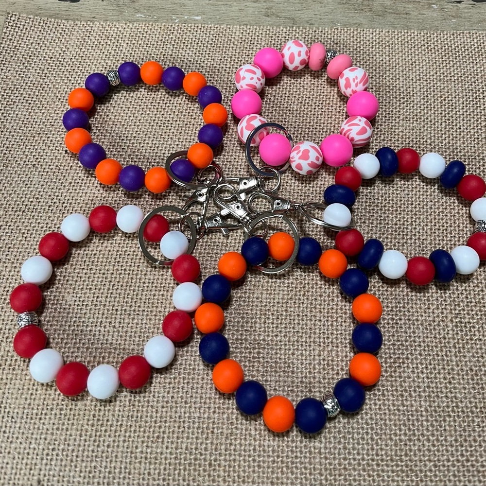 Wristlet keychains